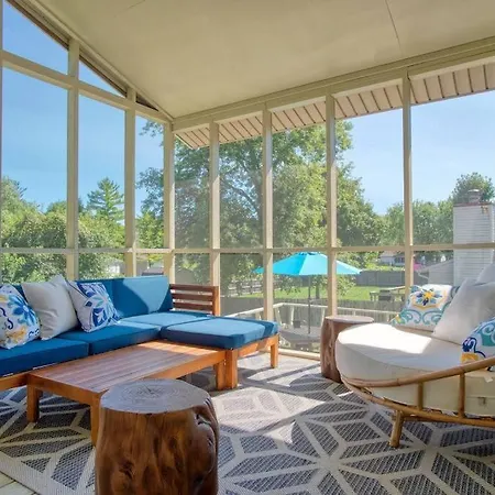 Modern-Sunroom-15Min To Dwntwn-Grps-Kids-Firepit